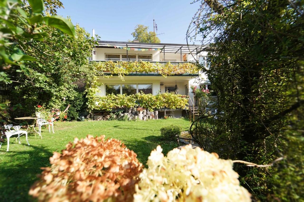 Ferienwohnung Im Haus Lotus Mit Grossem Balkon Und Garten Bad Urach Exterior photo
